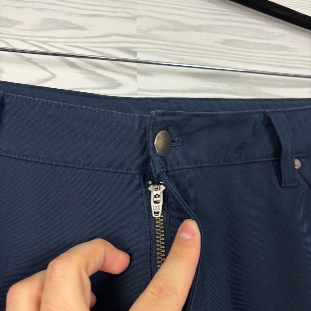 Lululemon Men’s ABC Relaxed-Fit Pants Warpstreme True Navy Size 38 - Picture 4 of 8